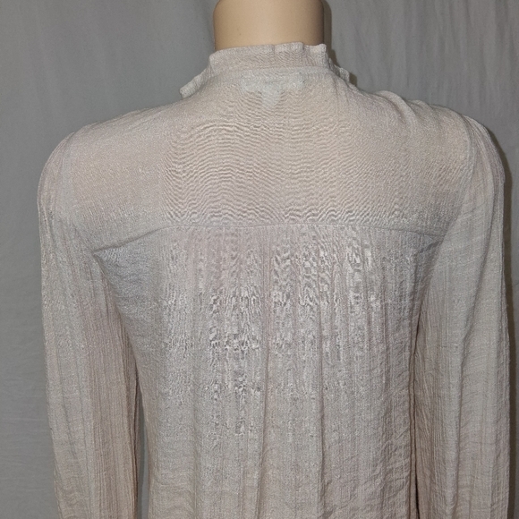 Elegant Cream Button-Up Women's Top Size L - Picture 11 of 17